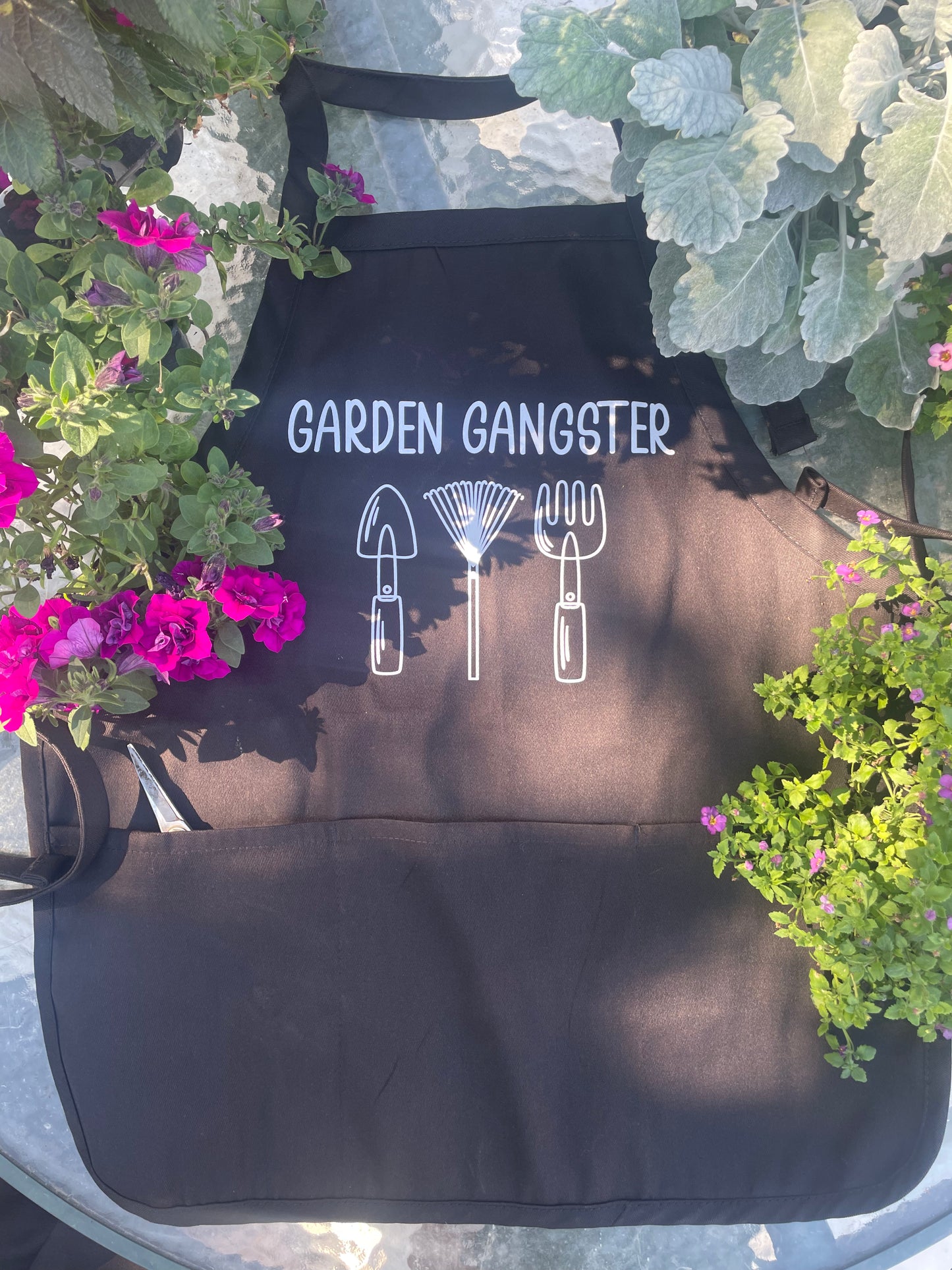 Apron Garden Gangster